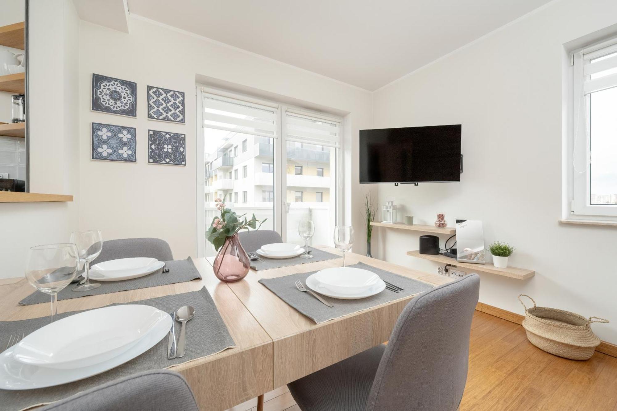 One Bedroom Apartment Nadodrze With Free Garage Wroclaw By Noclegi Renters מראה חיצוני תמונה
