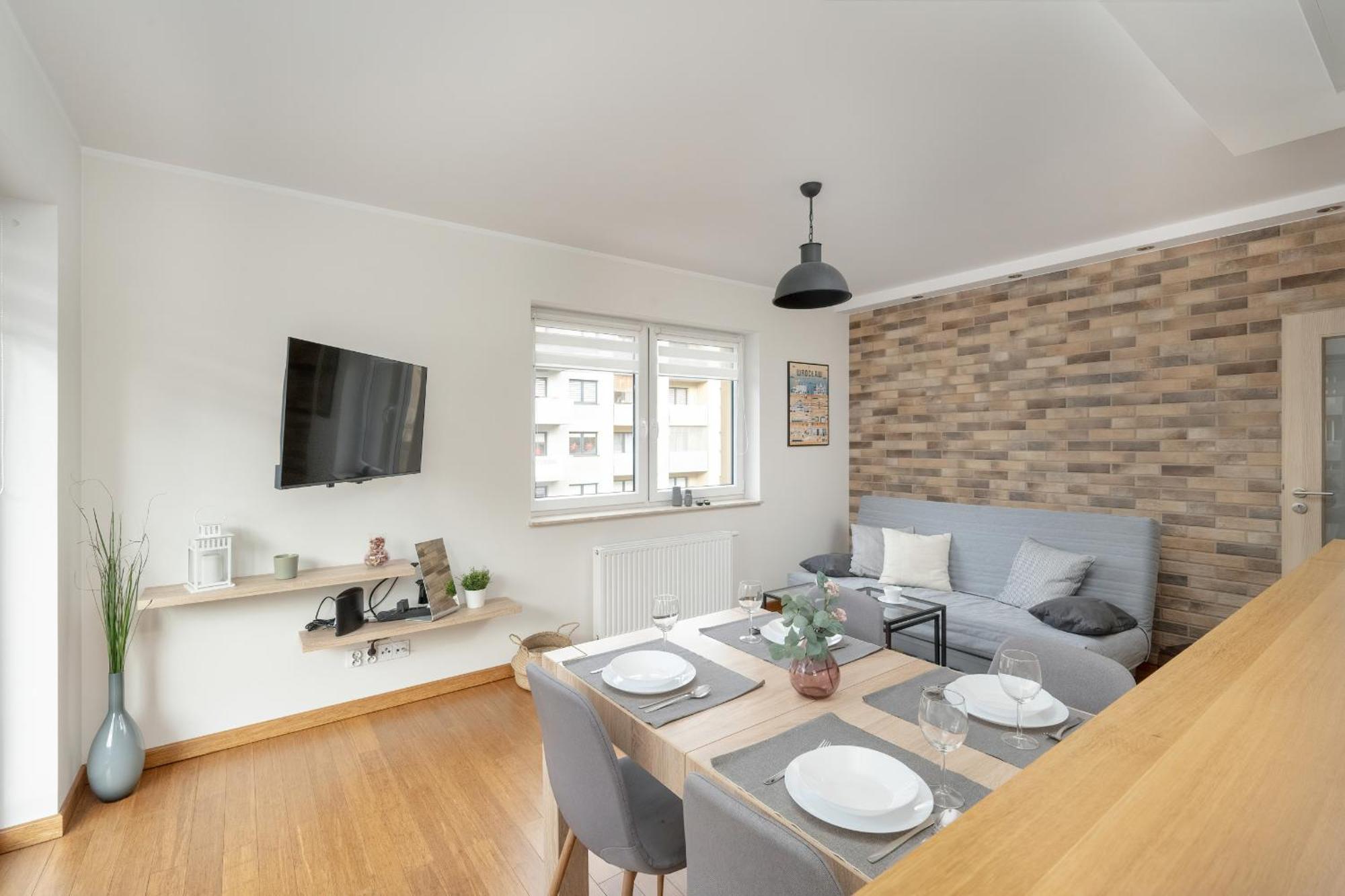 One Bedroom Apartment Nadodrze With Free Garage Wroclaw By Noclegi Renters מראה חיצוני תמונה