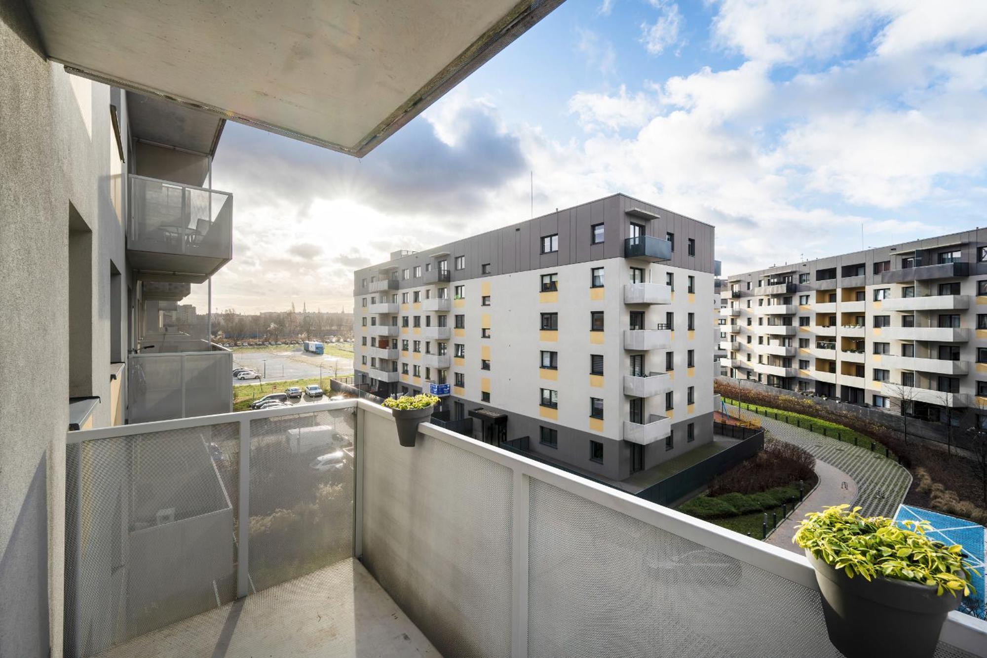 One Bedroom Apartment Nadodrze With Free Garage Wroclaw By Noclegi Renters מראה חיצוני תמונה